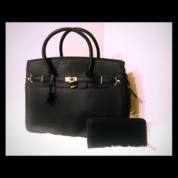 🚨SALE🚨Padlock Handbag Tote Set - Picture 1 of 8